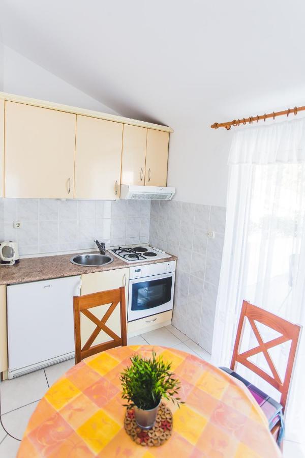 Apartmani Males Rogoznica  Exterior photo