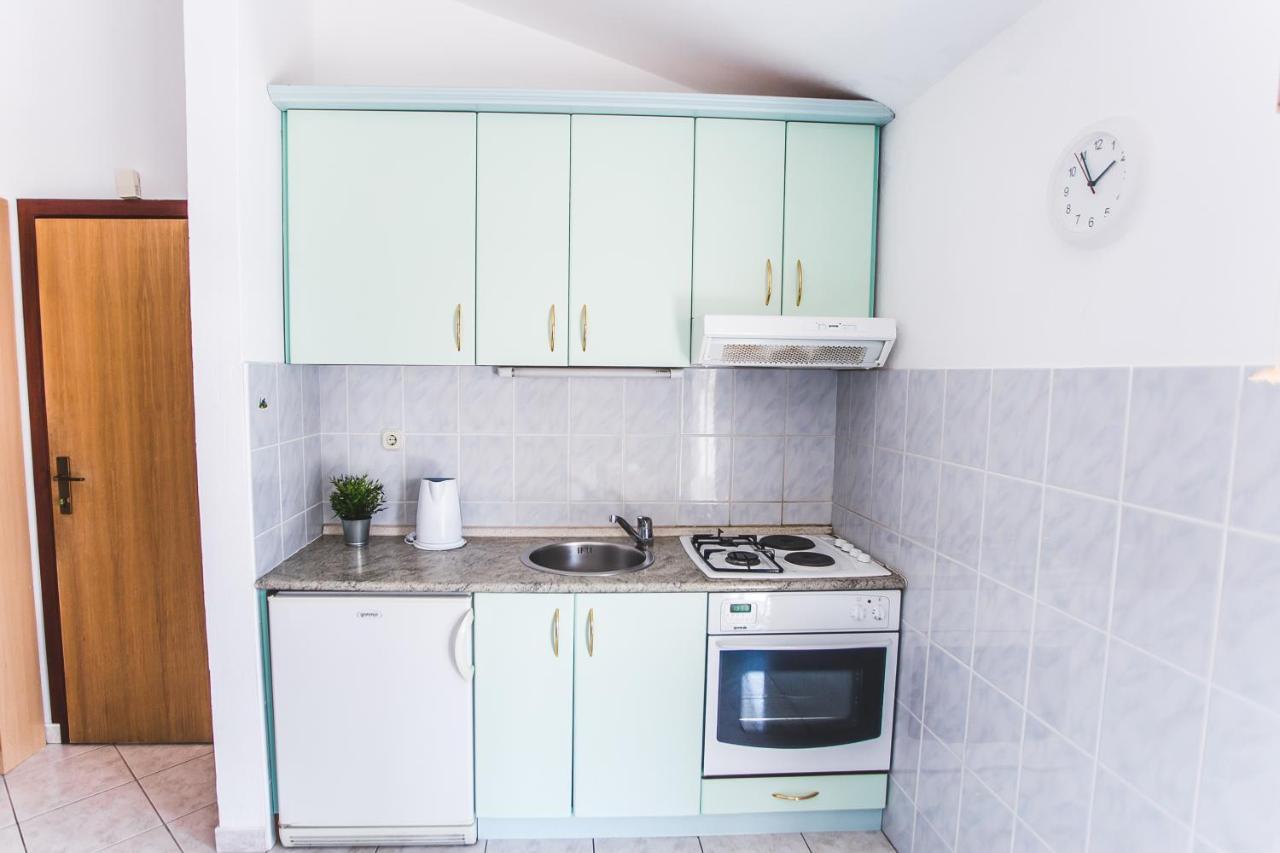Apartmani Males Rogoznica  Exterior photo