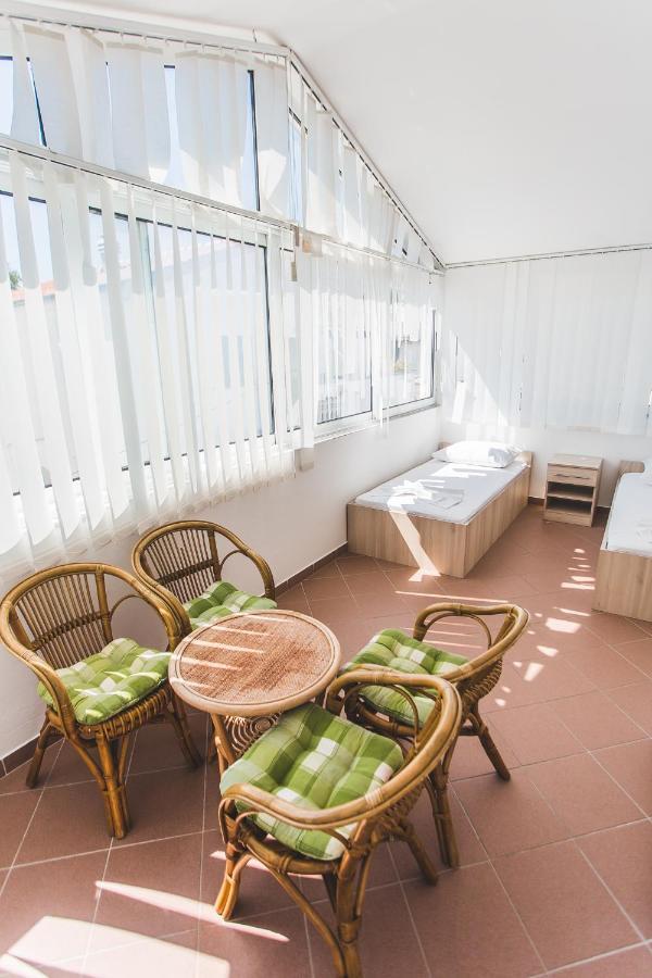 Apartmani Males Rogoznica  Exterior photo